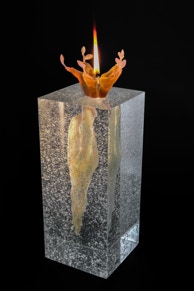 La voute sati-Mougard-artist-femme-féministe-art-contemporain-sculpture-verre-glass-artisanat-France-français-émergent-magie-sorcière-sacré-design-objets-monumental-upcoming-excellence-savoir-faire-contemporaine-exposition-exhibition-contemporary-edition-jeune-new-féminisme-placticienne-soufflage 